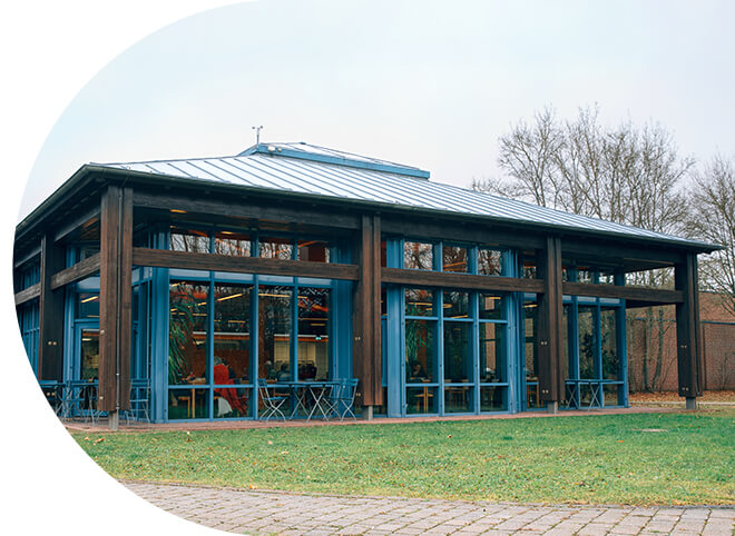 raddadui-Front Die Front des öffentlichen Betriebsrestaurants raddadui56